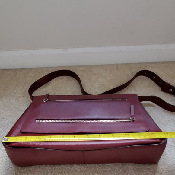 Vince Shoulder Bag - Picture 7 of 8